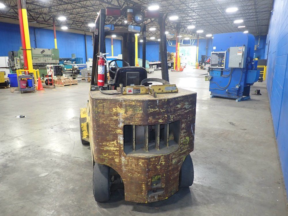 Hyster 7700 Lbs. Propane Forklift - S120xls