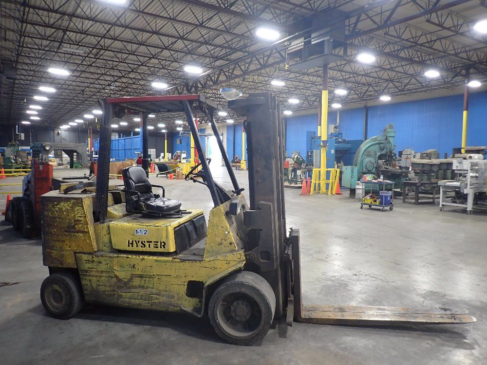 Hyster 7700 Lbs. Propane Forklift - S120xls