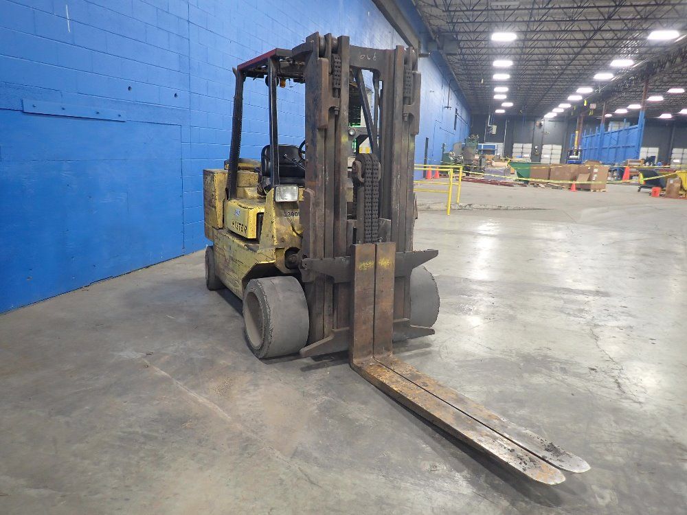 Hyster 7700 Lbs. Propane Forklift - S120xls