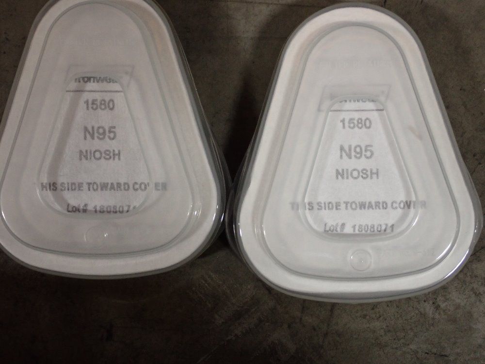 Medium Mask And Filter Set