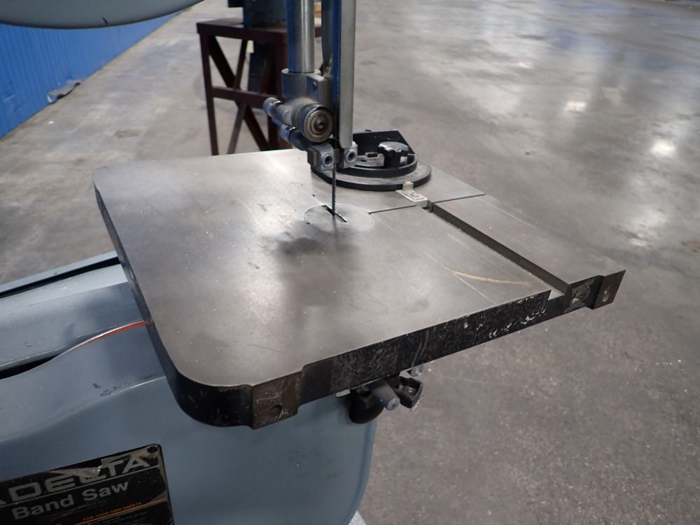 Delta 14" Bandsaw - 28-303