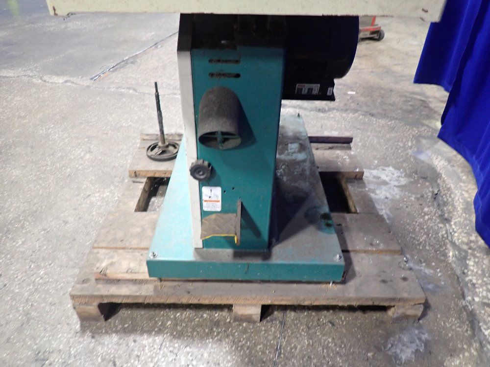 Grizzly Vertical Band Saw - Go568 24