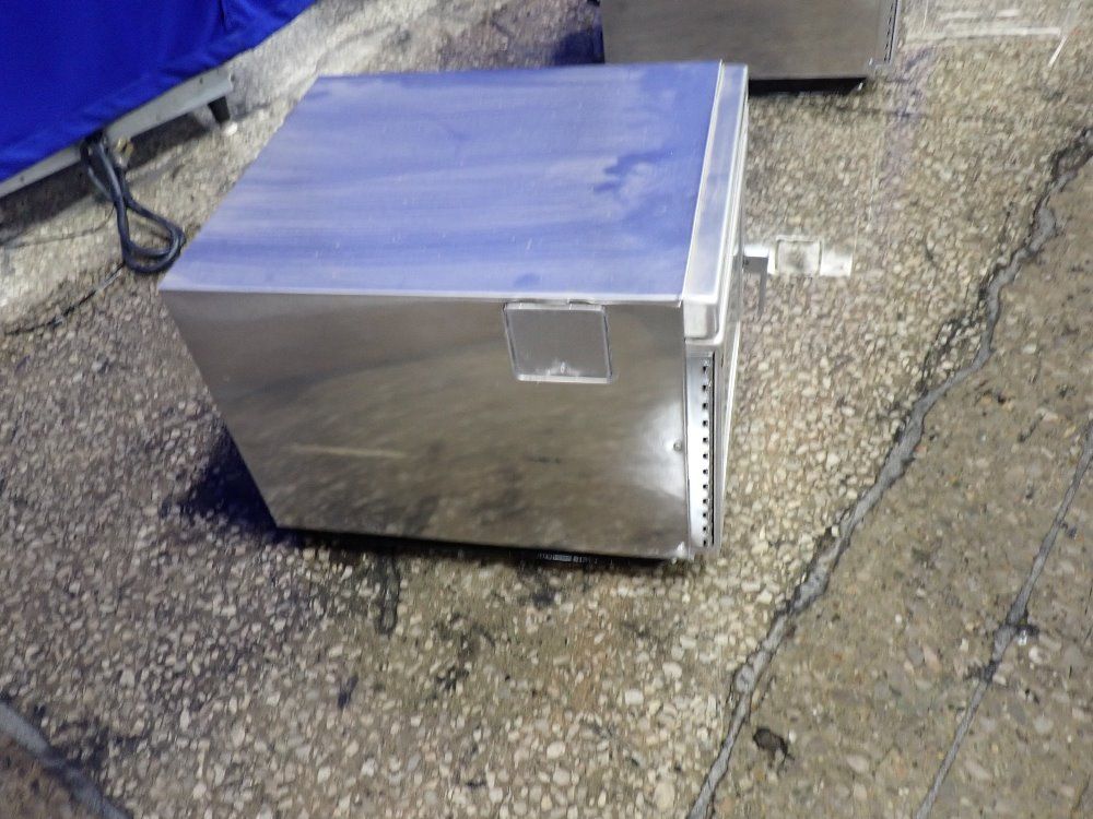 Amana Commercial Microwave - Rc30s