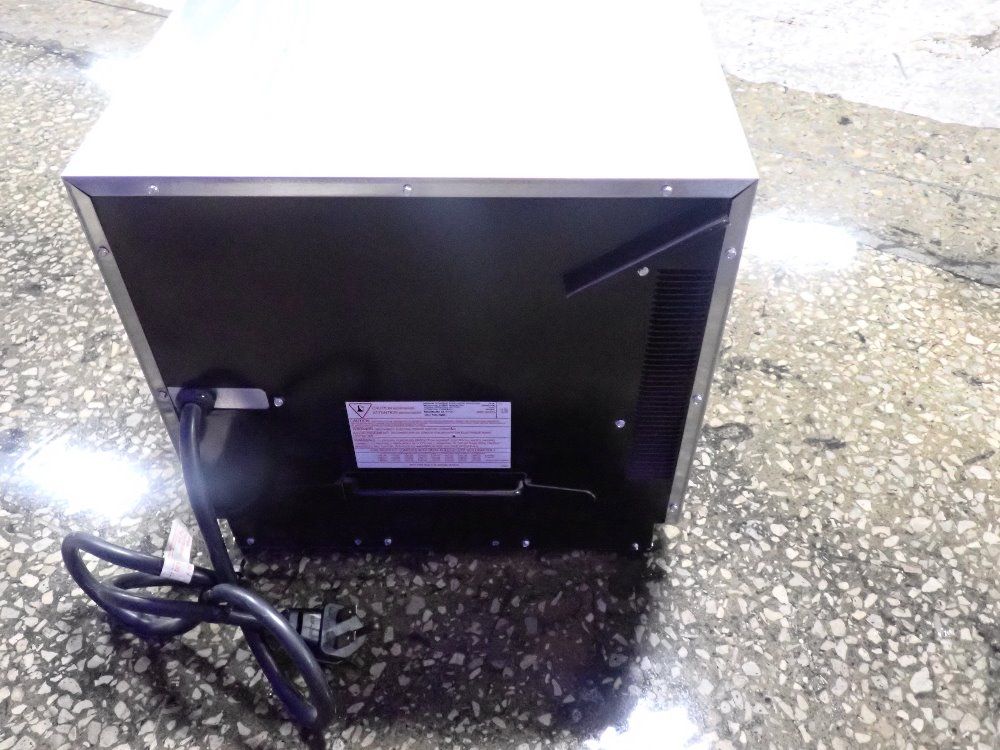 Amana Commercial Microwave - Rc30s