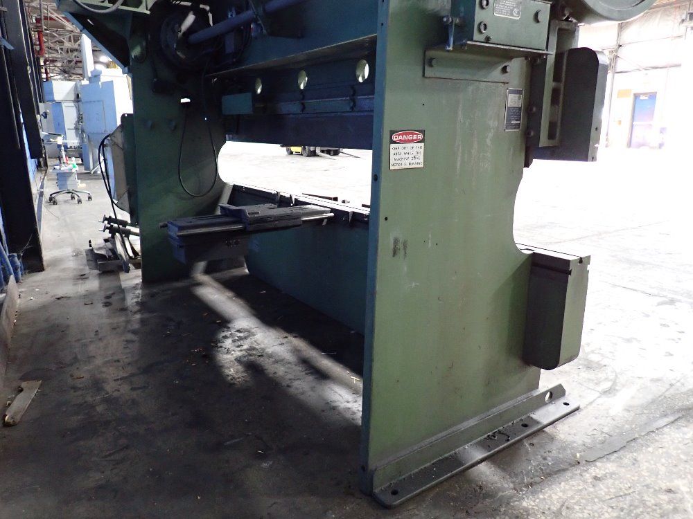 Cincinnati 144" X 135 Tons Press Brake - 5 Series X 10