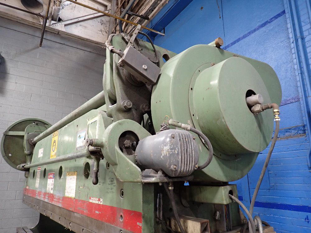 Cincinnati 144" X 135 Tons Press Brake - 5 Series X 10