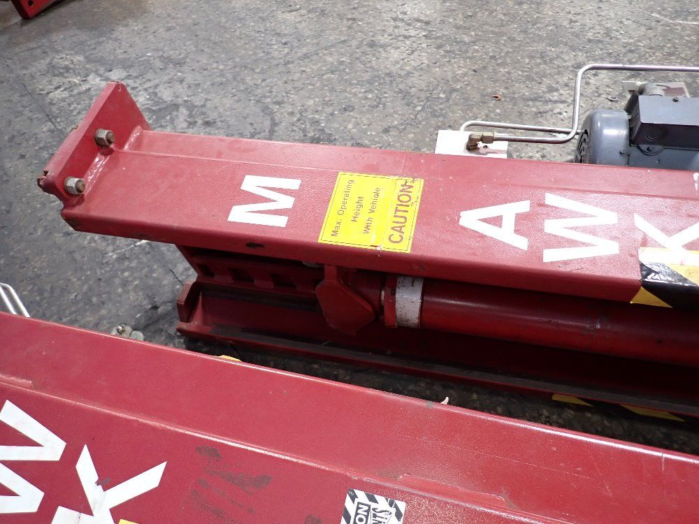 Mohawk 12000 Lbs Hydraulic Lift - Lmf-12