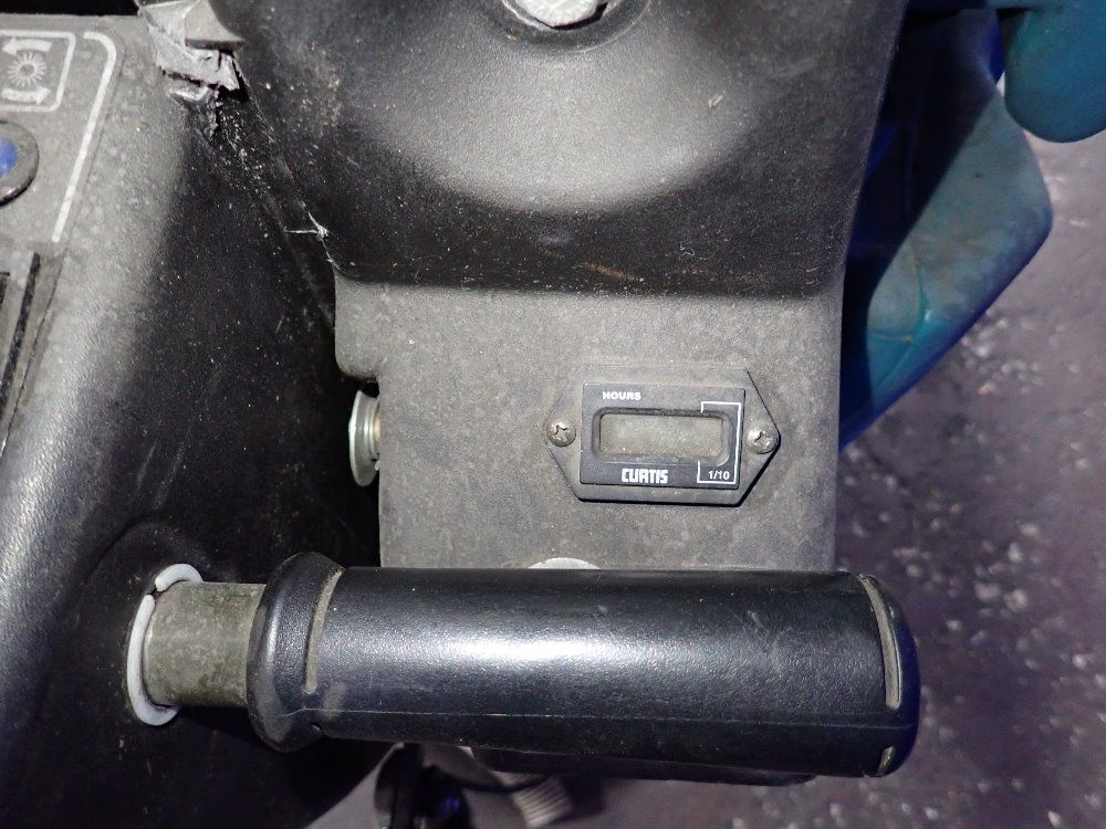 Tennant Tennant 5700 Floor Scrubber