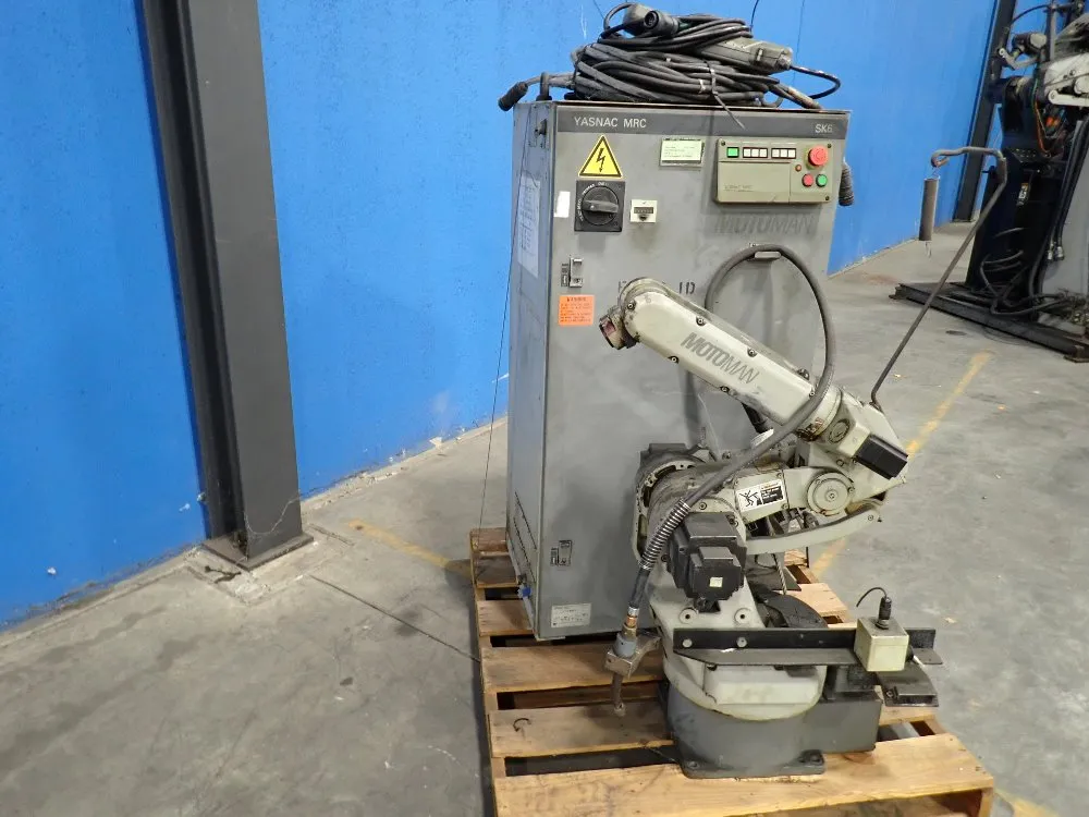 Yasnac Mrc 1996 Yasnac Mrc Encm-rm6015 Robot And Controller - Encm-rm6015