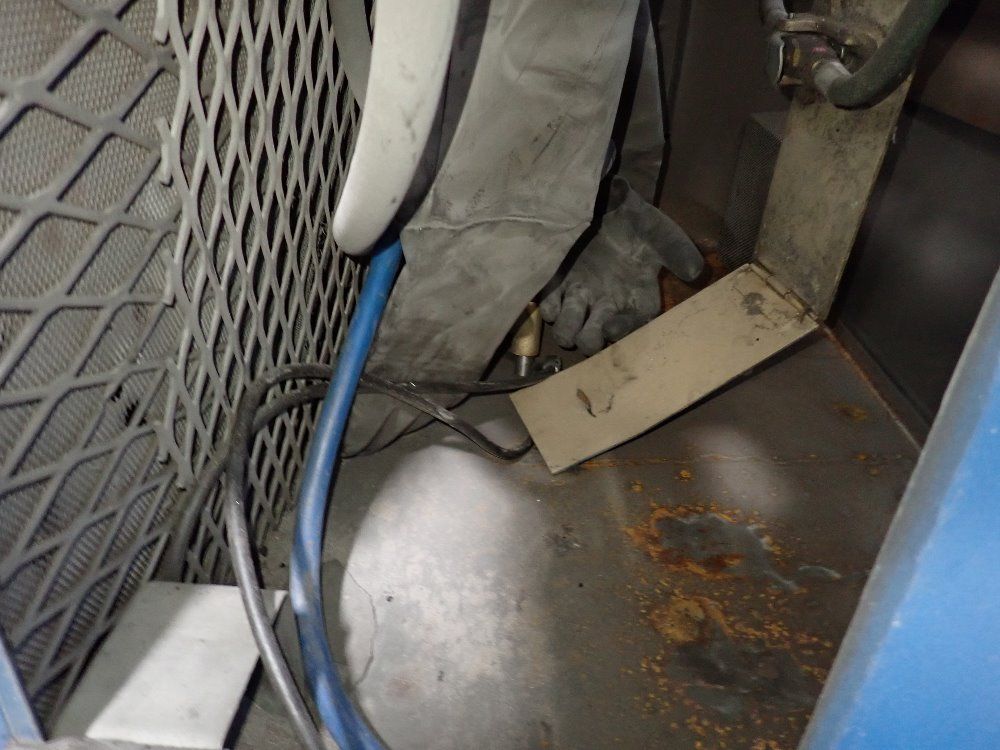 Trinco 34" X 23" X 23" Blast Cabinet - 36