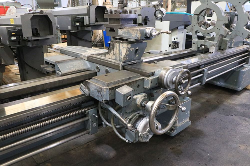 Leblond Makino 40" X 144" 1975 Leblond Makino 3220-28 Heavy Duty Engine Lathe - 3220-28 Heavy Duty