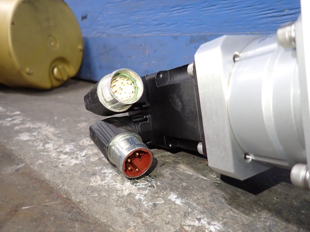 Allen Bradley .16 Kw Servo Motor - Mpl-b1510v-vj72aa