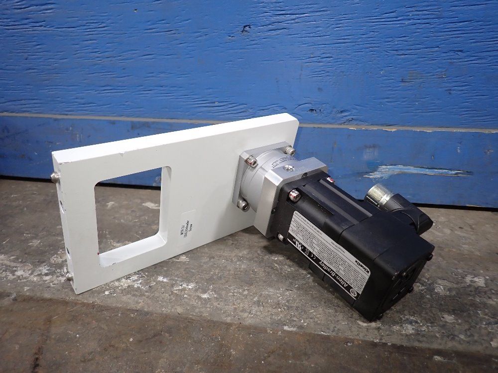 Allen Bradley .16 Kw Servo Motor - Mpl-b1510v-vj72aa