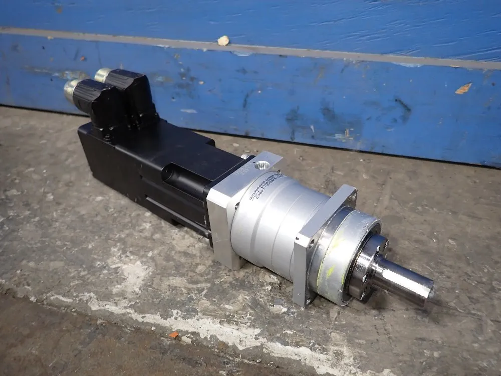 Allen Bradley .27 Kw Servo Motor - Mpl-b1520u-vj74aa