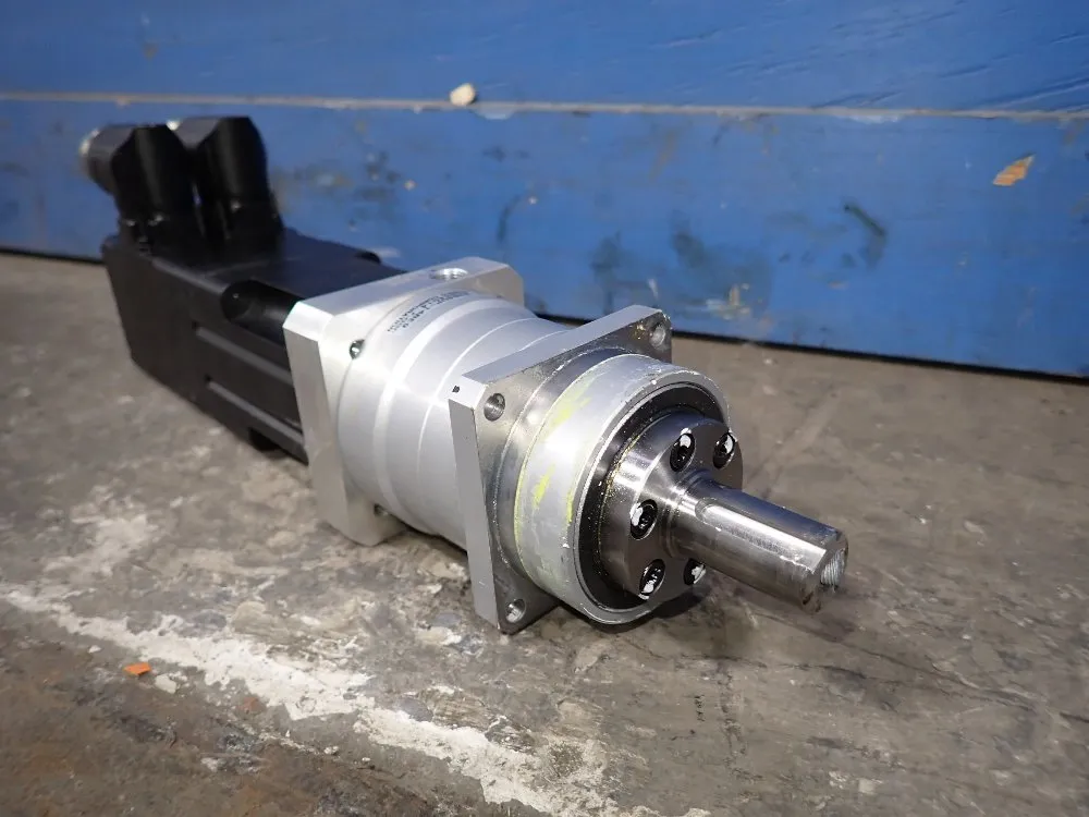 Allen Bradley .27 Kw Servo Motor - Mpl-b1520u-vj74aa