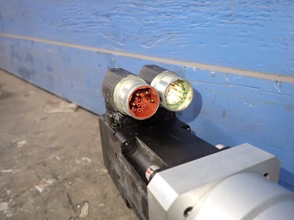 Allen Bradley .16 Kw Servo Motor - Mpl-b1510v-vj72aa