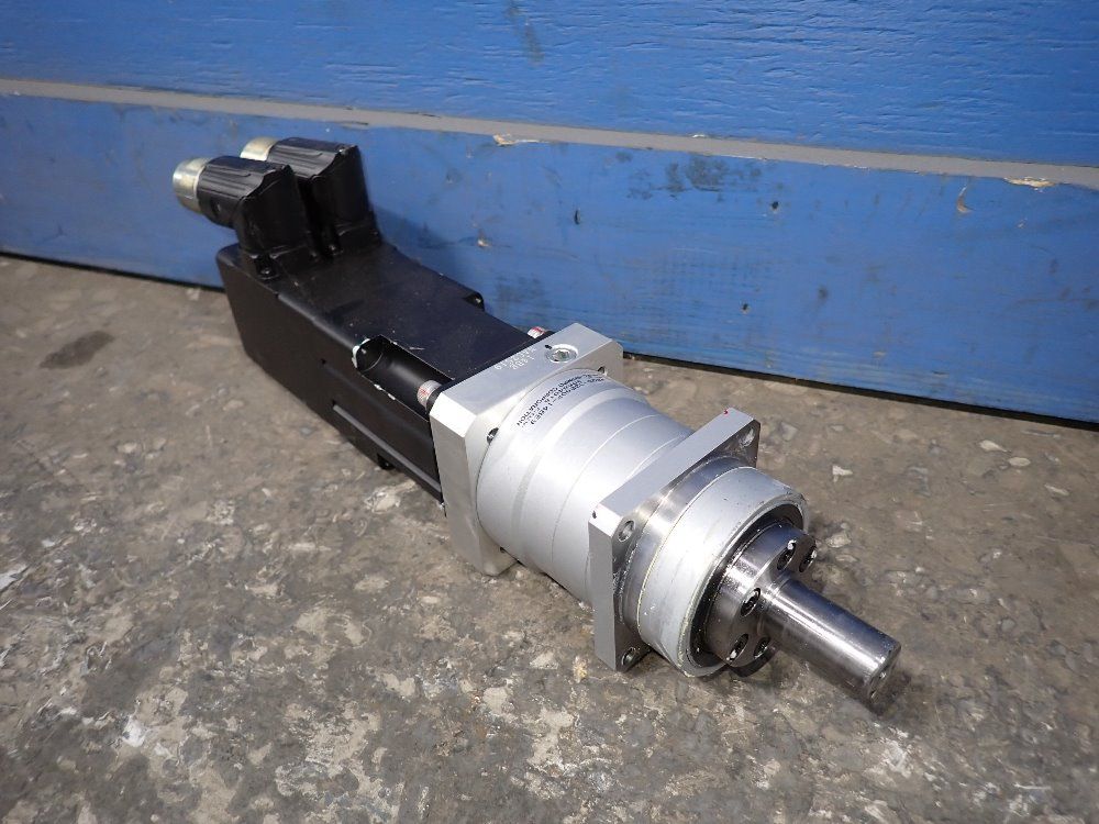 Allen Bradley .27 Kw Servo Motor - Mpl-b1520u-vj74aa