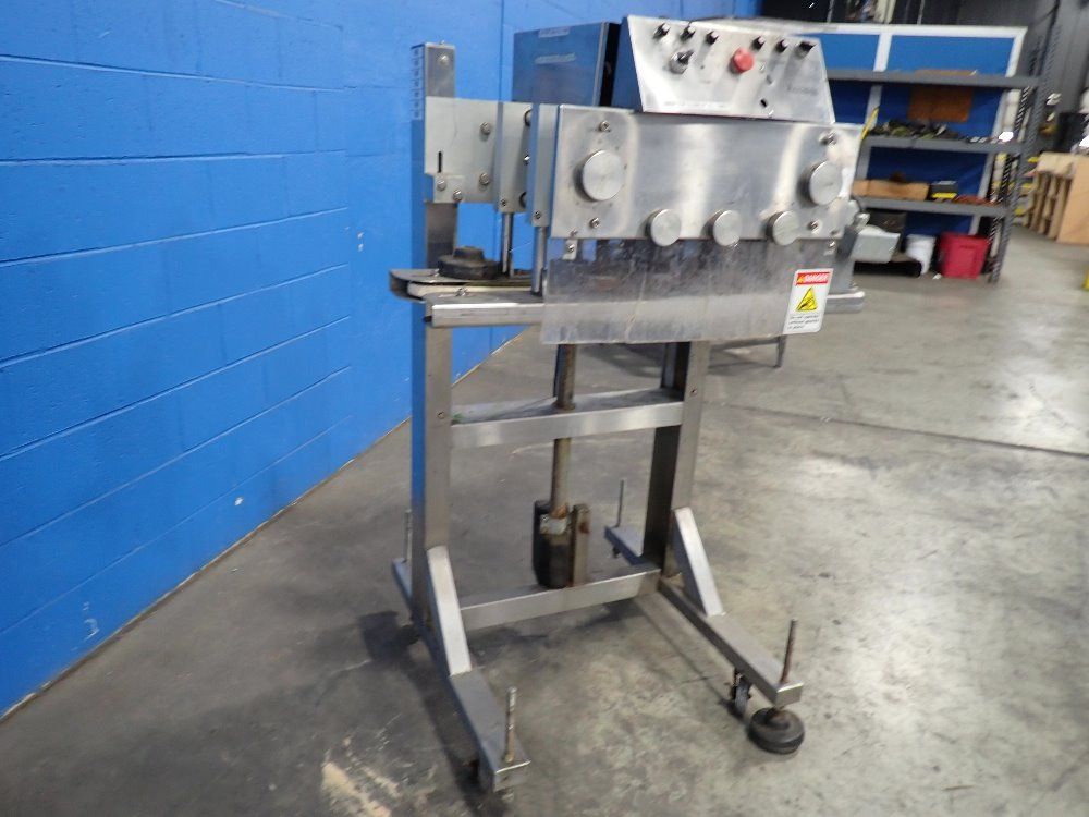 Accutek 2003 Accutek 6 Spindle Capper