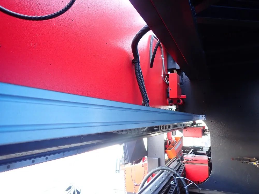 Amada 120"x100 Tons 2014 Amada Hds-1030ntr Cnc Press Brake - Hds-1030ntr