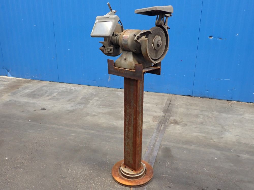 Black & Decker 8" Ball Bearing Bench Grinder - F