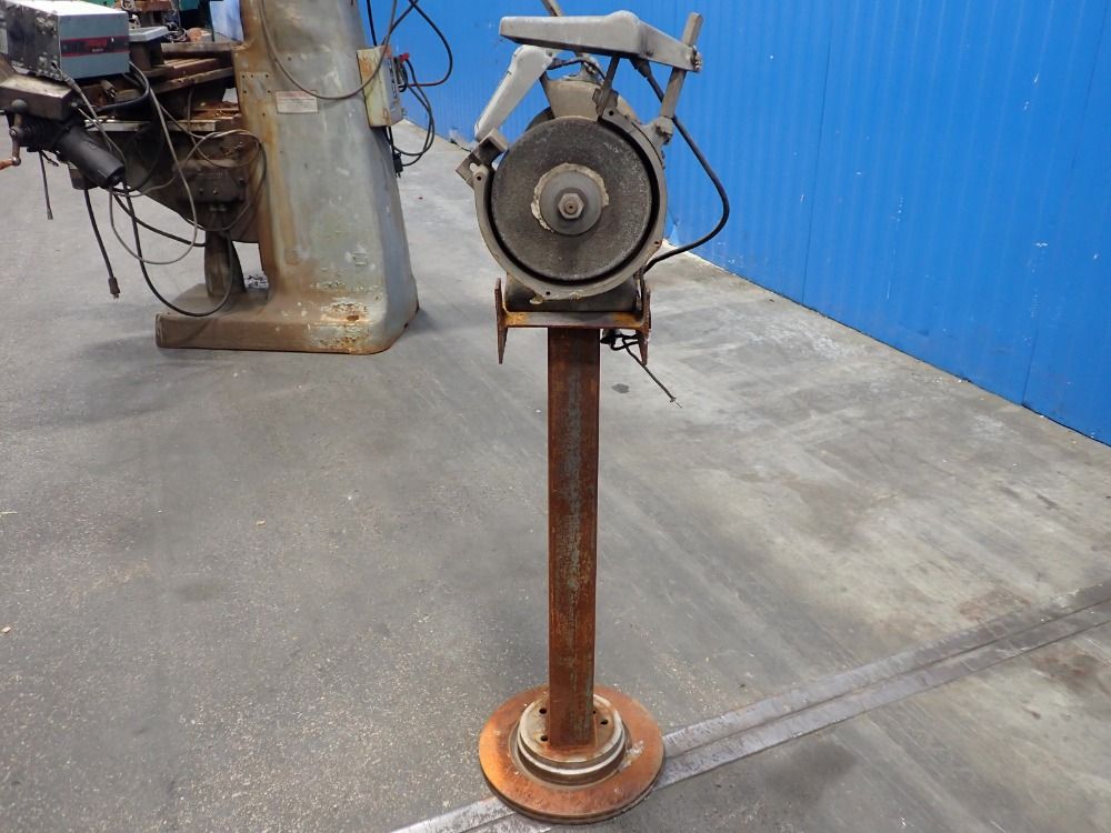 Black & Decker 8" Ball Bearing Bench Grinder - F