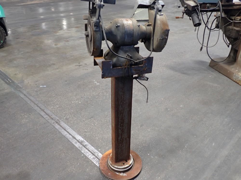 Black & Decker 8" Ball Bearing Bench Grinder - F