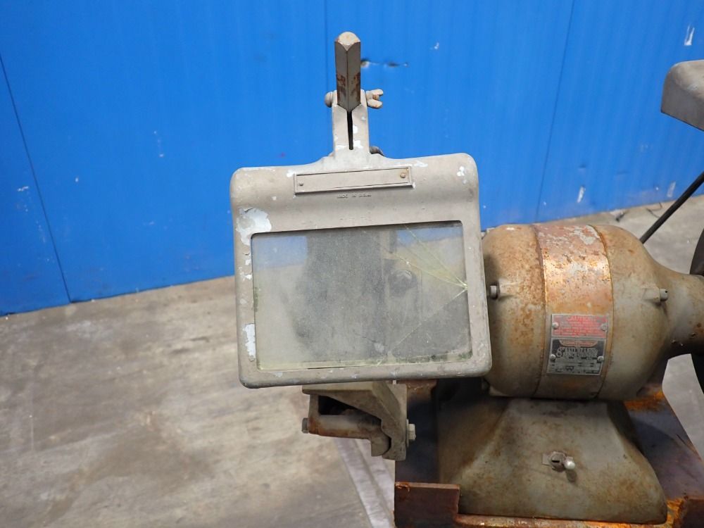 Black & Decker 8" Ball Bearing Bench Grinder - F