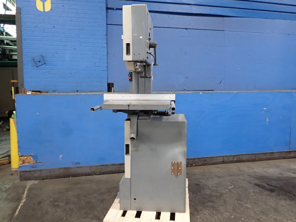 VERTICAL BAND SAW