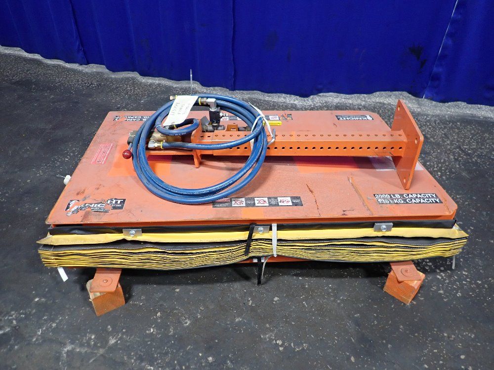 Knight Lift Table
