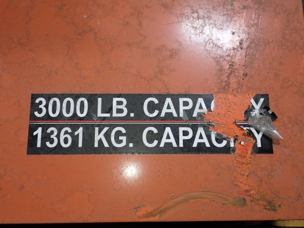 Knight Lift Table