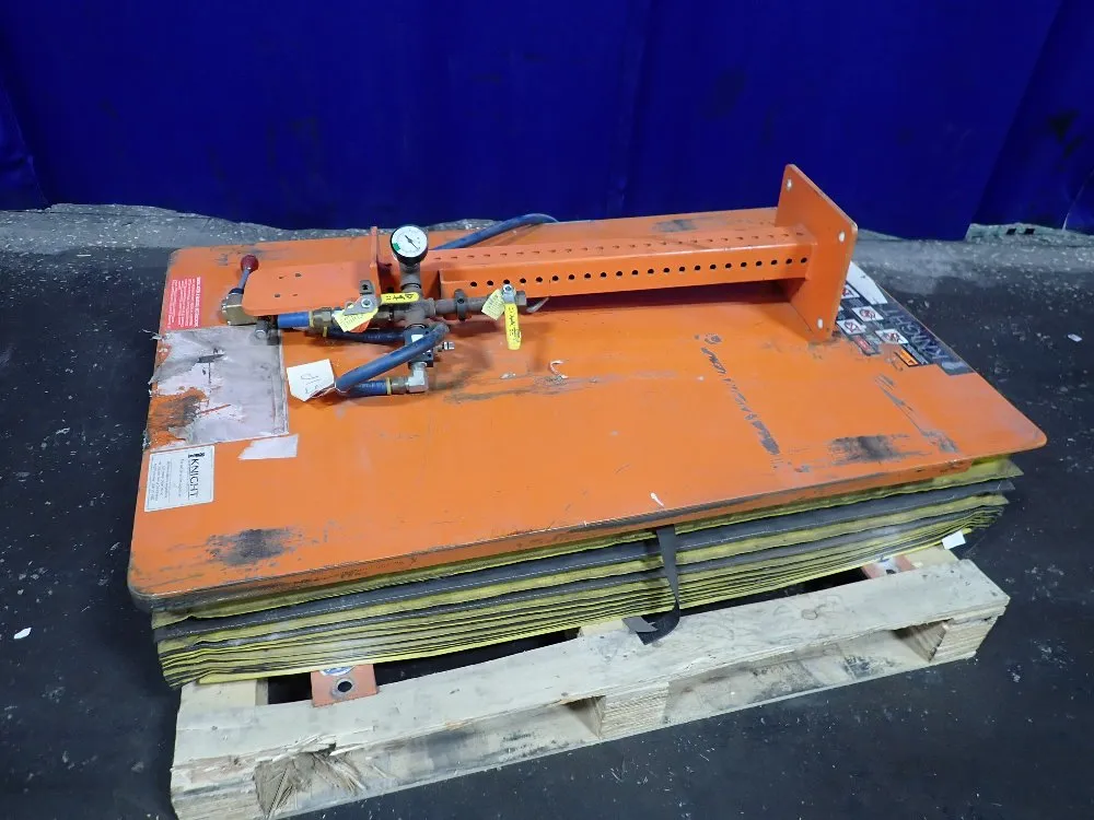 LIFT TABLE