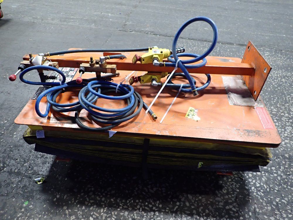 Knight Lift Table