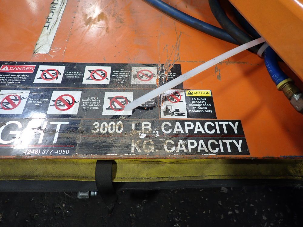 Knight Lift Table