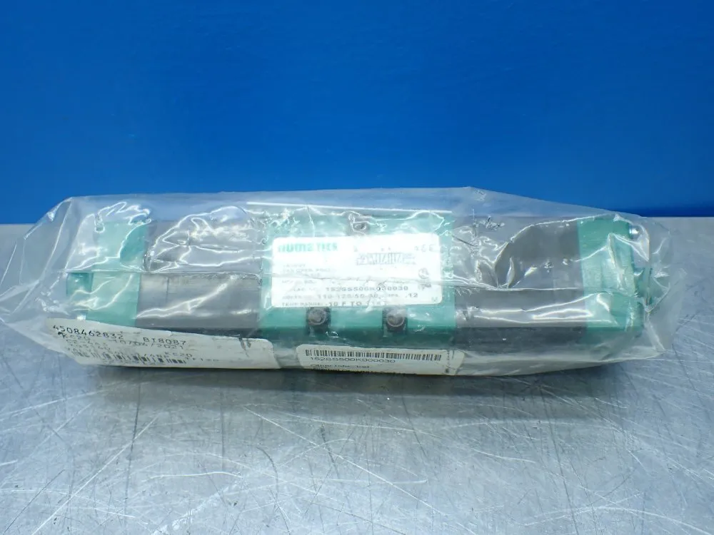Numatics 150psig Pneumatic Solenoid Valve. - 152ss500k000030