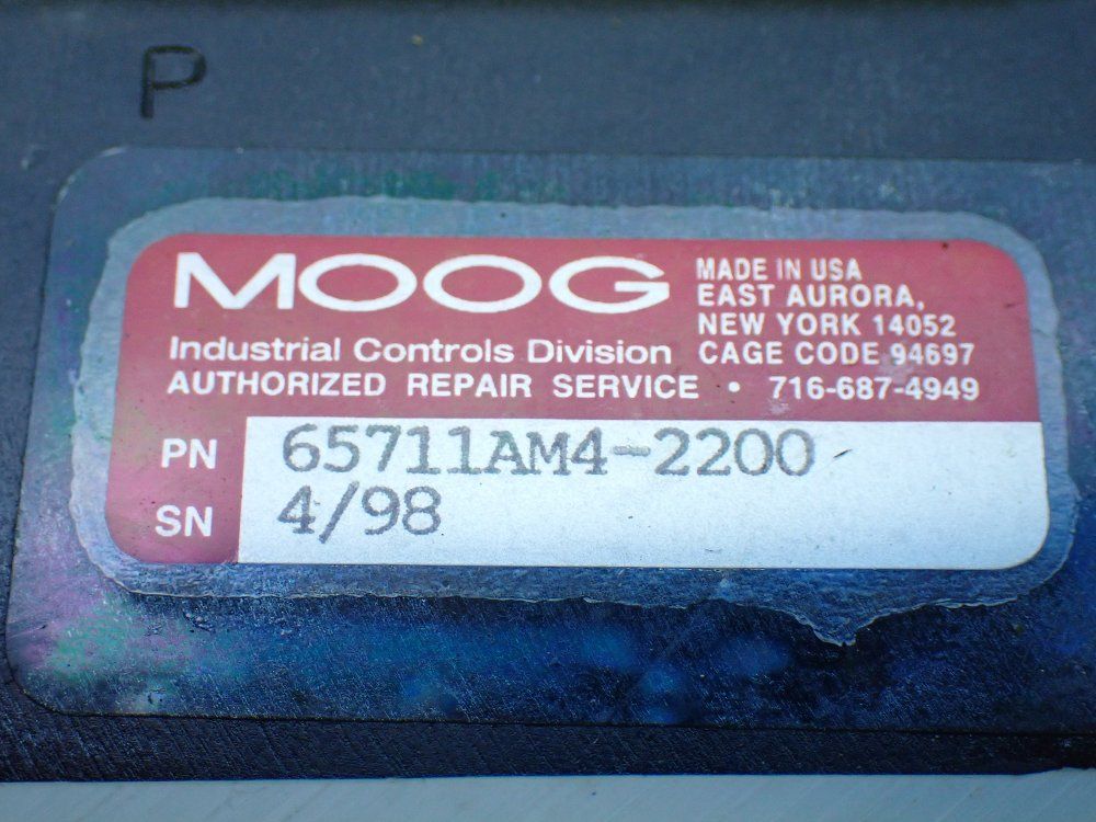 Moog Hydraulic Valve - 65711am4-2200