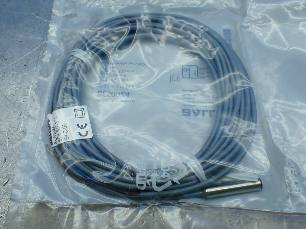 Balluff Inductive Proximity Sensor. - Bes00z4