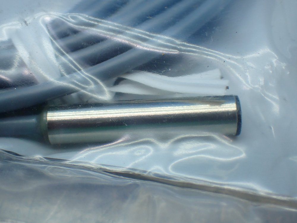 Balluff Inductive Proximity Sensor. - Bes00z4