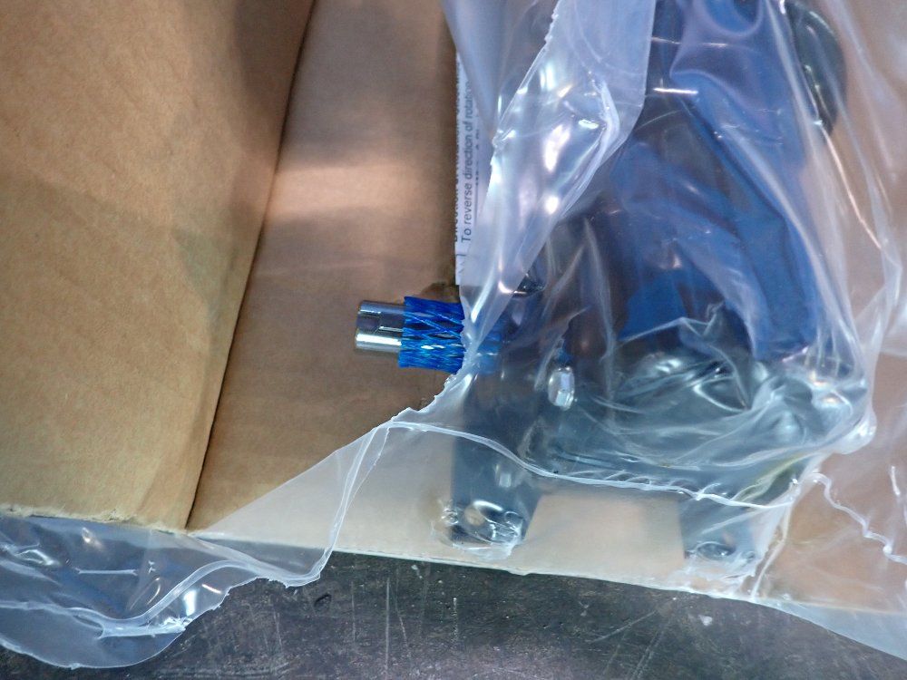 Bodine Elecctric Co. Gear Motor - 33a5bepm-5f