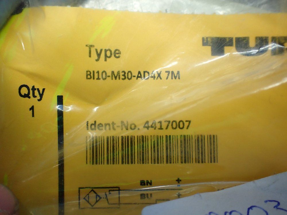 Turck Proximity Sensor - Bi10-m30-ad4x-7m