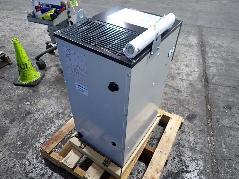 Daikin Oil Cooler - Akz329