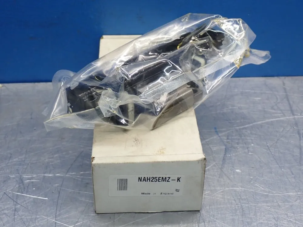 Nsk Load Capacity: 25600n Interchangeable Linear Bearing Guide Block - Nah25emz-k