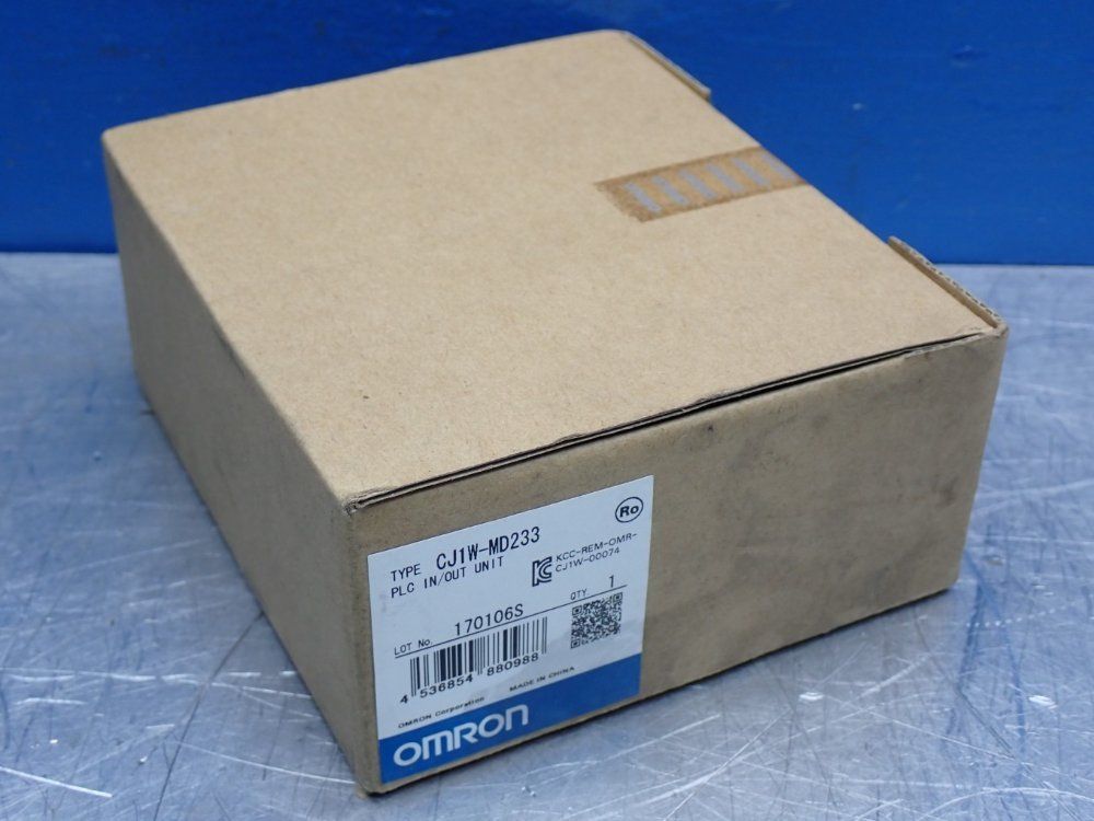 Omron Digital I/o Unit - Cj1w-md233