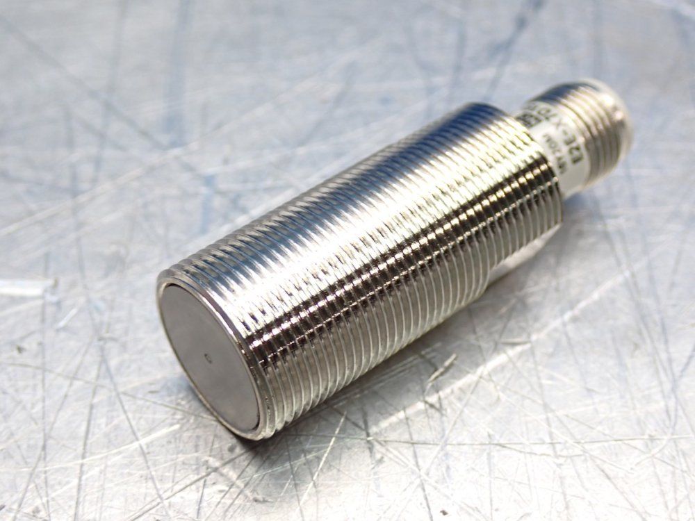 Omron Proximity Sensor - E2e-x7d1s-m1