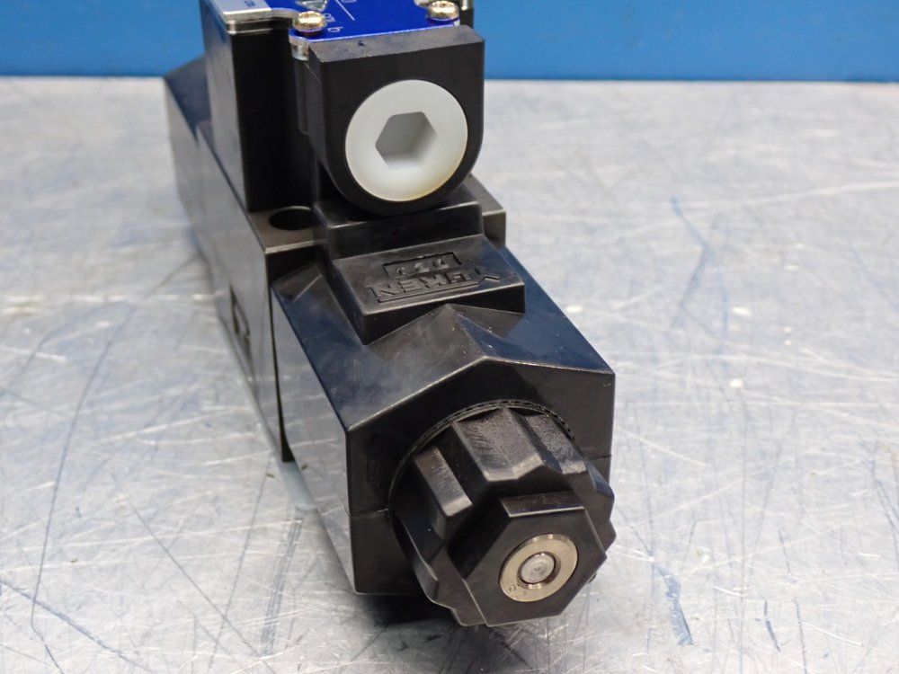 Yuken Kogyo Solenoid Operated Directional Control Valve - Dsg-01-3c4-d24