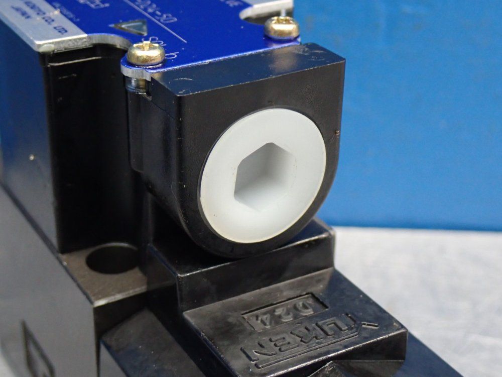 Yuken Kogyo Directional Hydraulic Solenoid Valve Dsg-01 Series - Dsg-01-2b3-d24-50