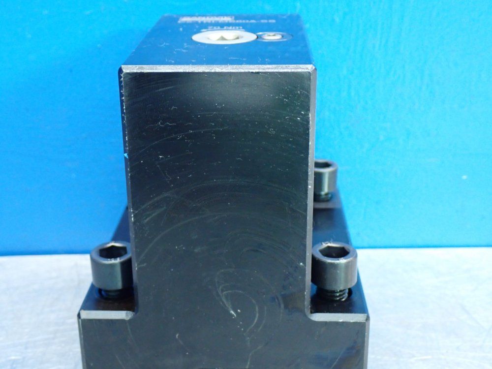 Sandvik Machine Manual Clamping Unit - C5-tri-ms60a-ss