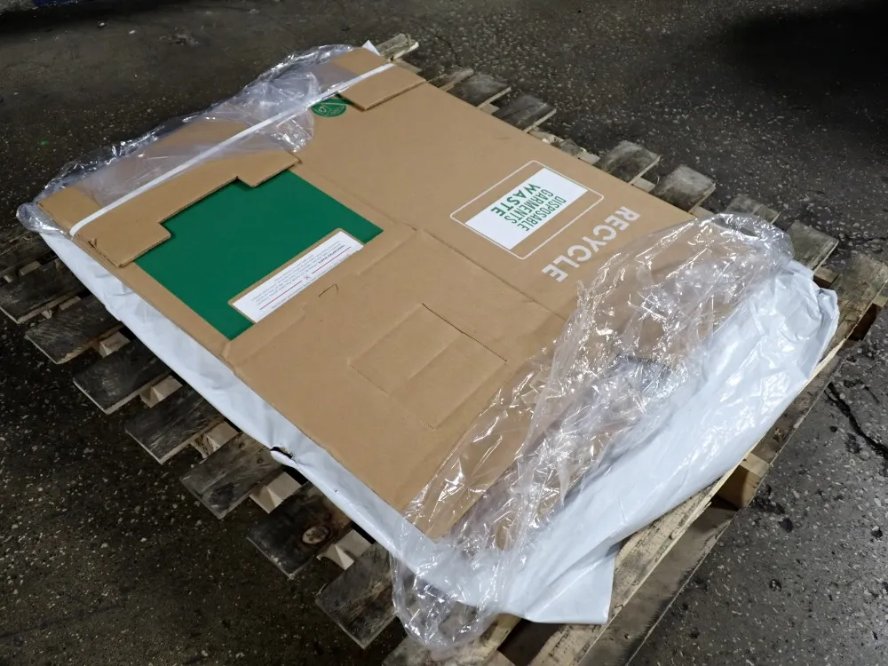 DISPOSABLE GARMENT BOXES