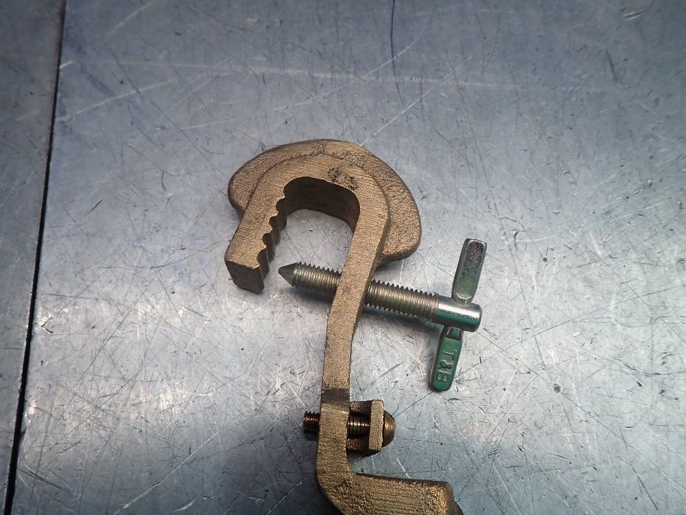 Thomas & Betts 1 Pc Static Ground Clamp Disconnect - 31216