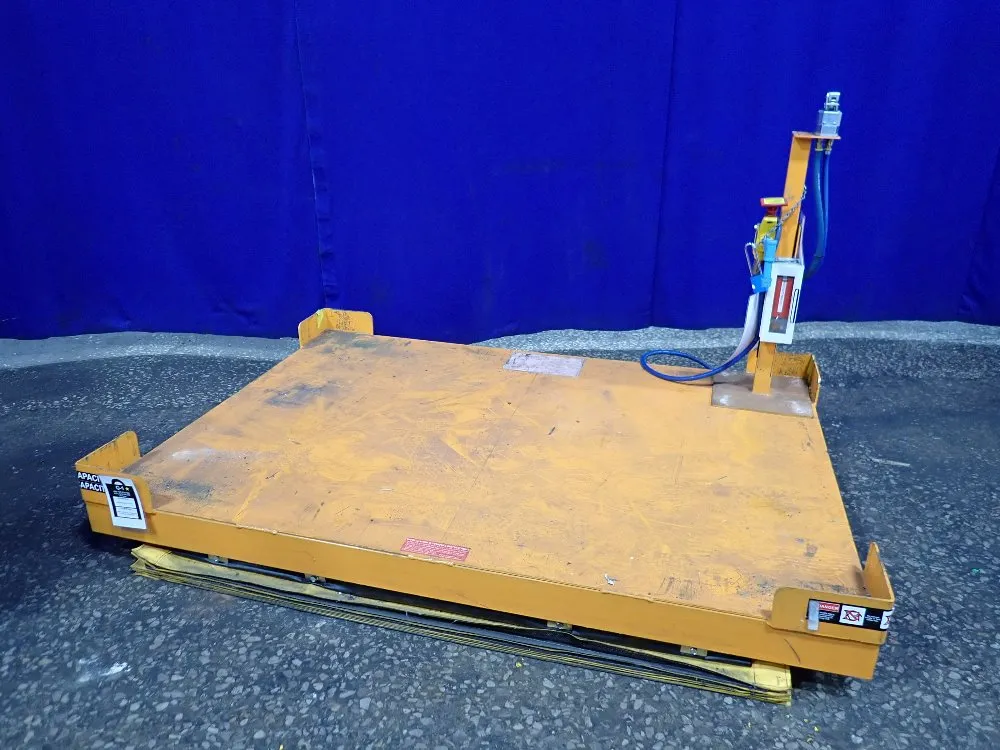 LIFT TABLE