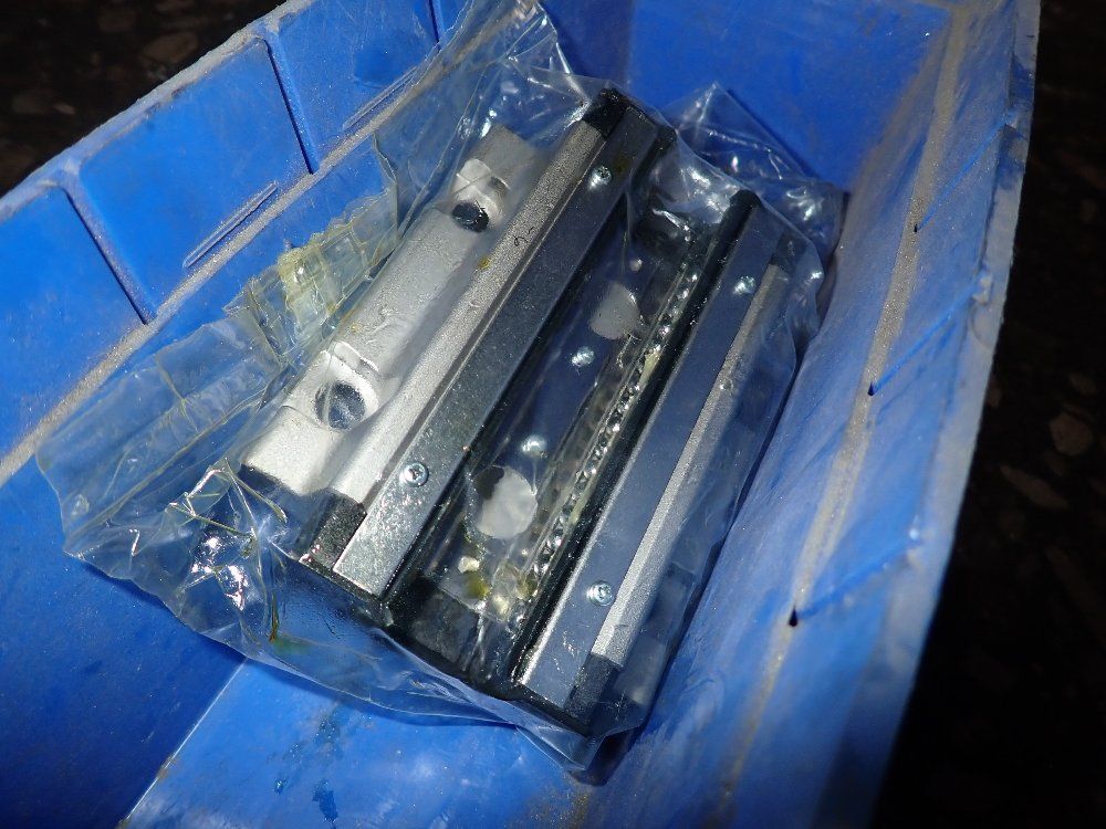  Linear Bearing Cartridge